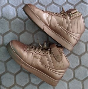 Gold sneaks with glitter laces